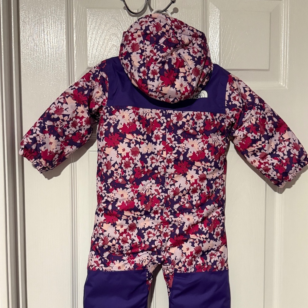 Infant Girls North Face 6-12 months snowsuit